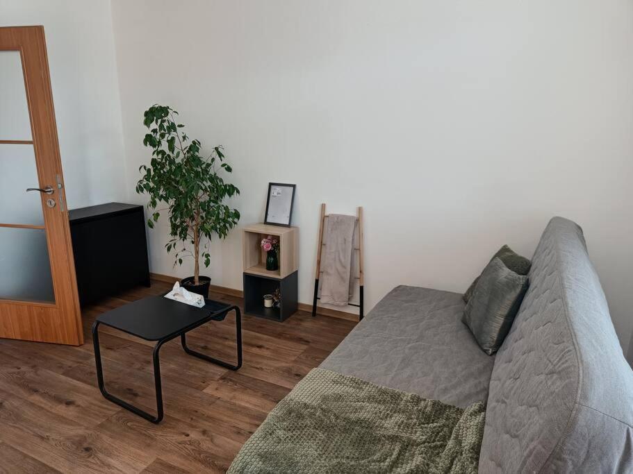 Ferienwohnung Cervena Cesta Kunovice Exterior foto